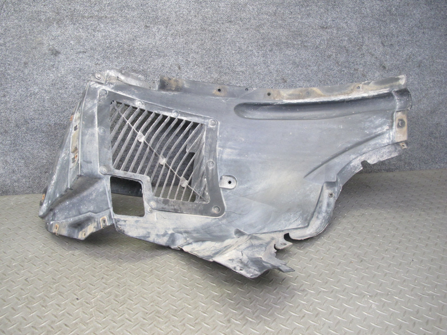 2008-2014 BMW E71 E72 X6 Front Left Fender Liner Splash Shield Guard 7180619