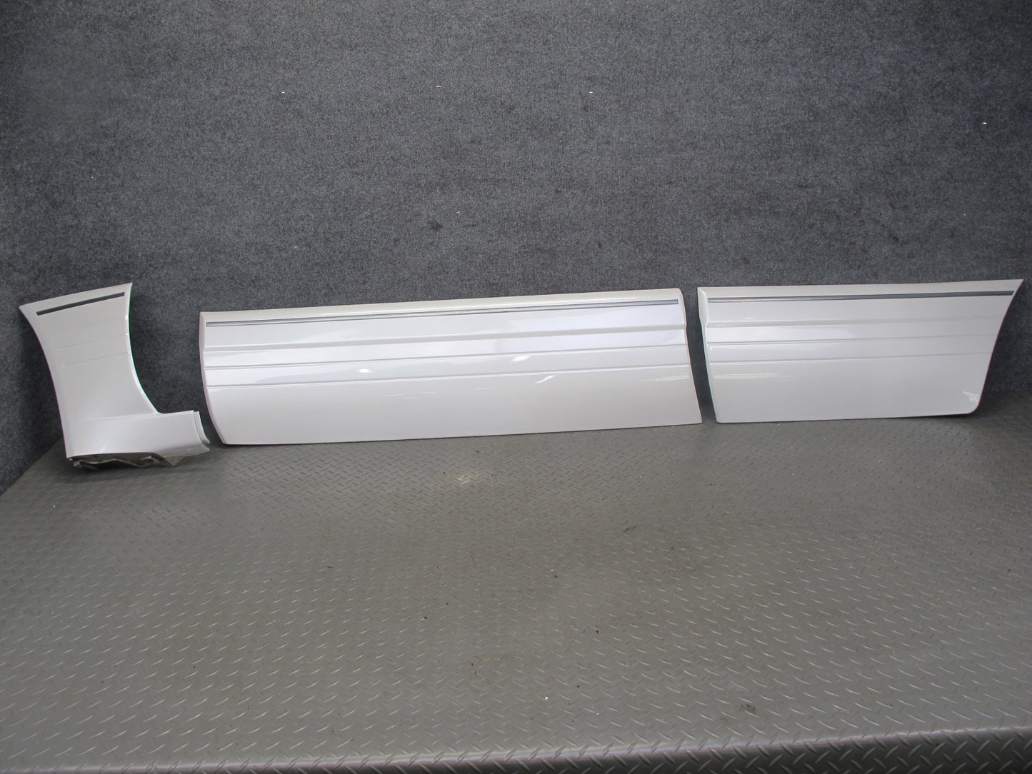 03-07 Lexus LX470 Left Front & Rear Door Fender Lower Trim Molding Set of 3