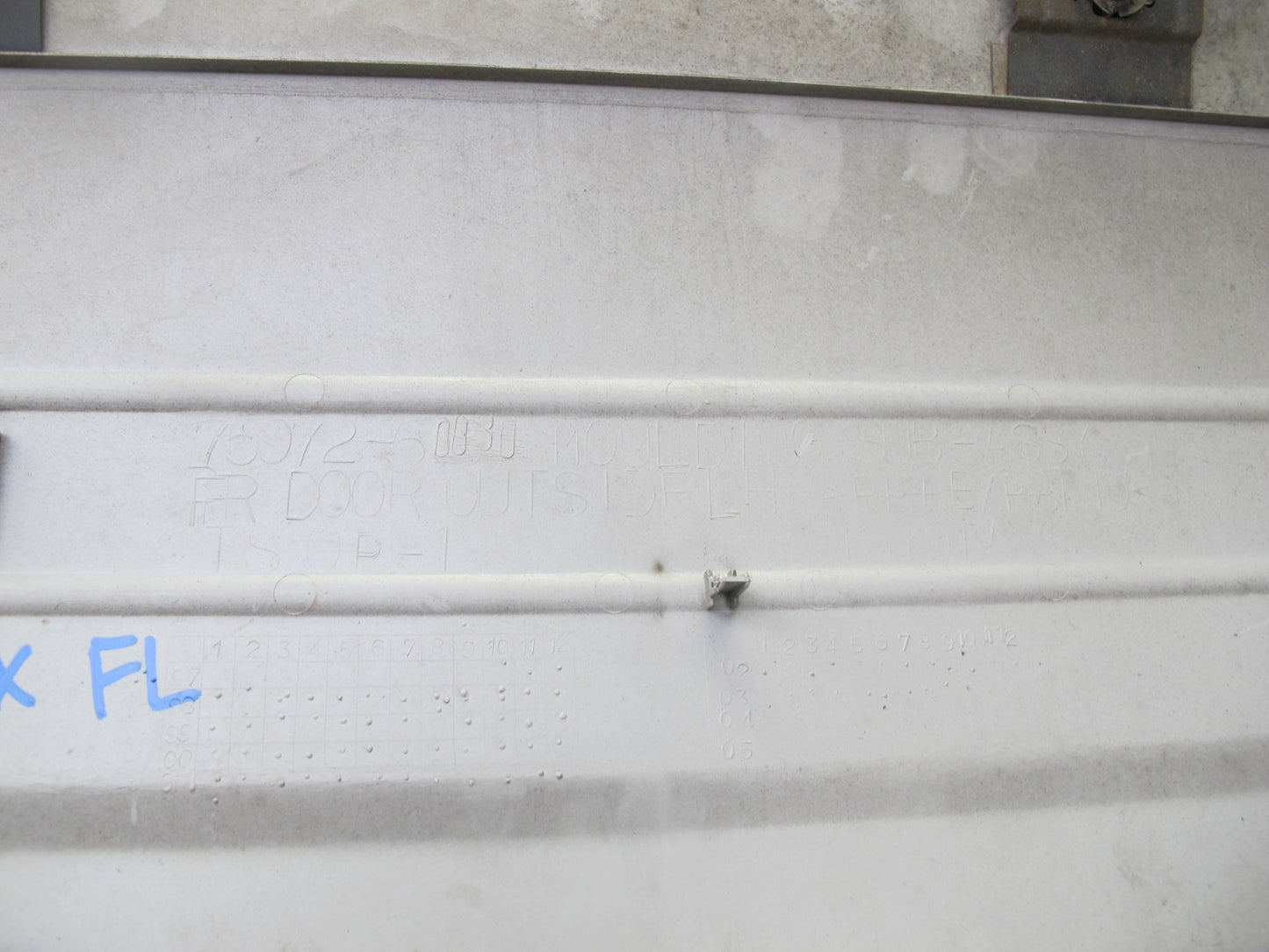 03-07 Lexus LX470 Left Front & Rear Door Fender Lower Trim Molding Set of 3