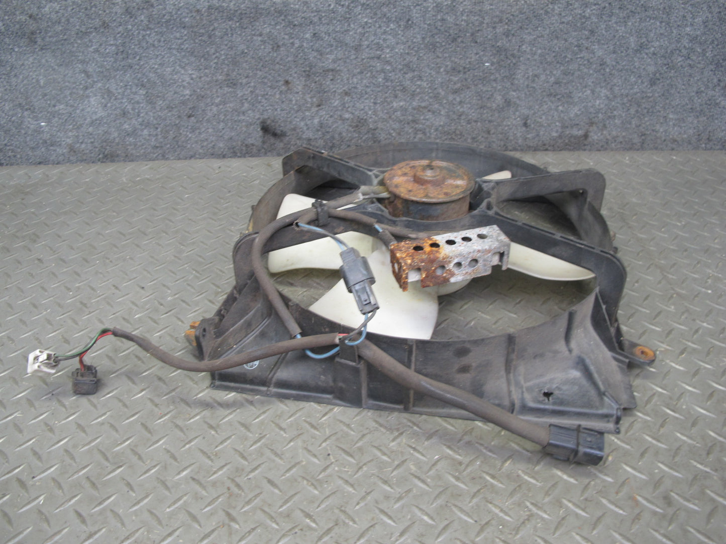 91-93 Mitsubishi 3000GT VR4 M/T Engine 4-BLADE Cooling Fan Motor Shroud OEM