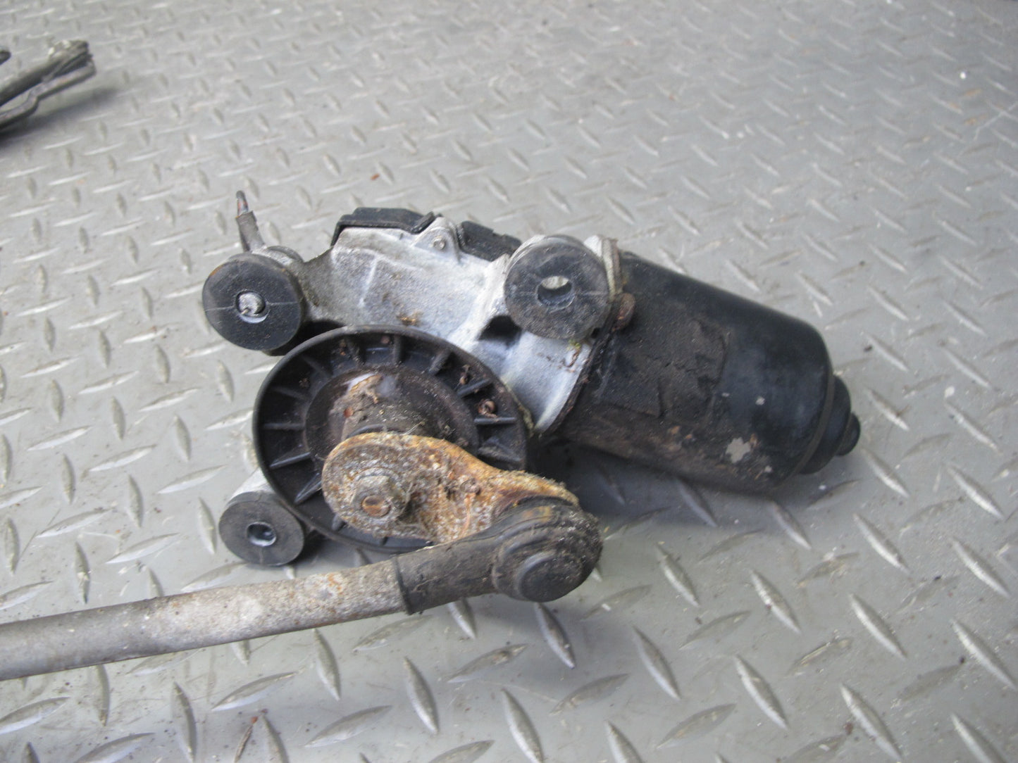91-99 Mitsubishi 3000GT Windshield Wiper Transmission Linkage w Motor OEM