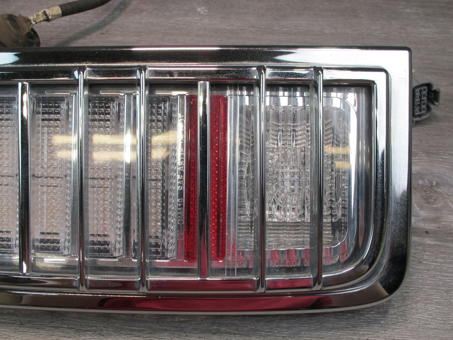 2003-2004 Hummer H2 Rear Left & Right Side Tail Light Lamp Set of 2