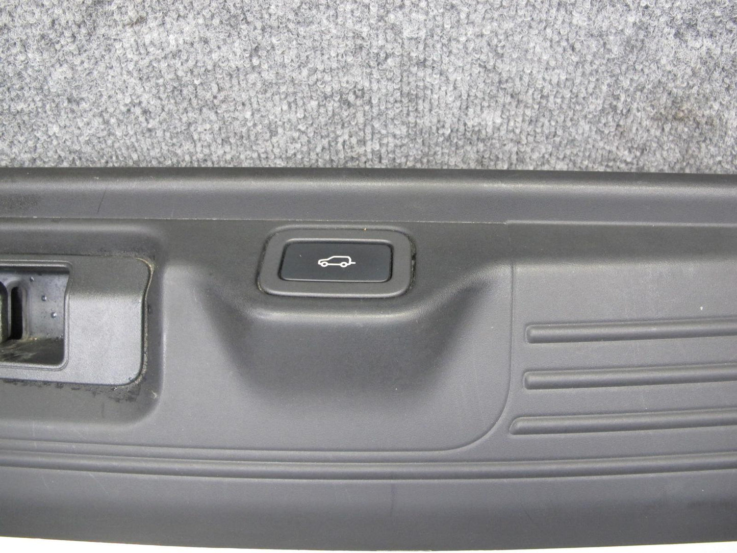 2013-2019 Land Range Rover L405 Rear Trunk Lid Tailgate Lower Panel