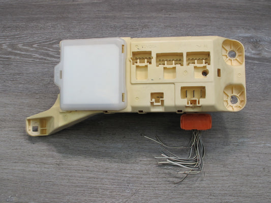 98-99 Lexus LS400 UCF20L Interior Cabin Fuse Relay Junction Box Module OEM