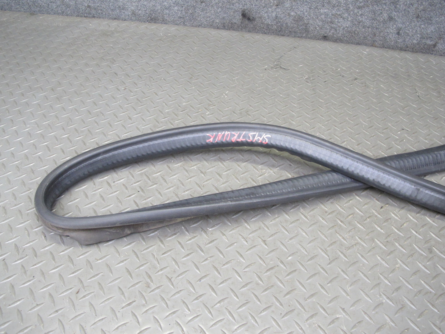 07-13 Mercedes W221 S-class Rear Trunk Weatherstrip Rubber Seal OEM