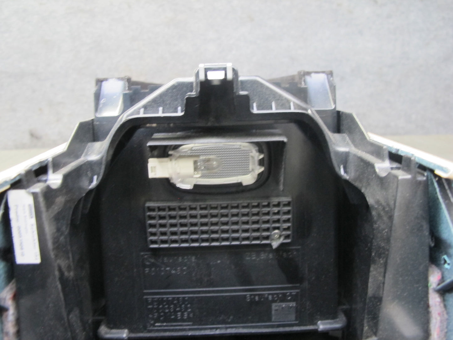 07-09 Mercedes W221 S-class Center Console Storage Compartment w Ash Tray OEM