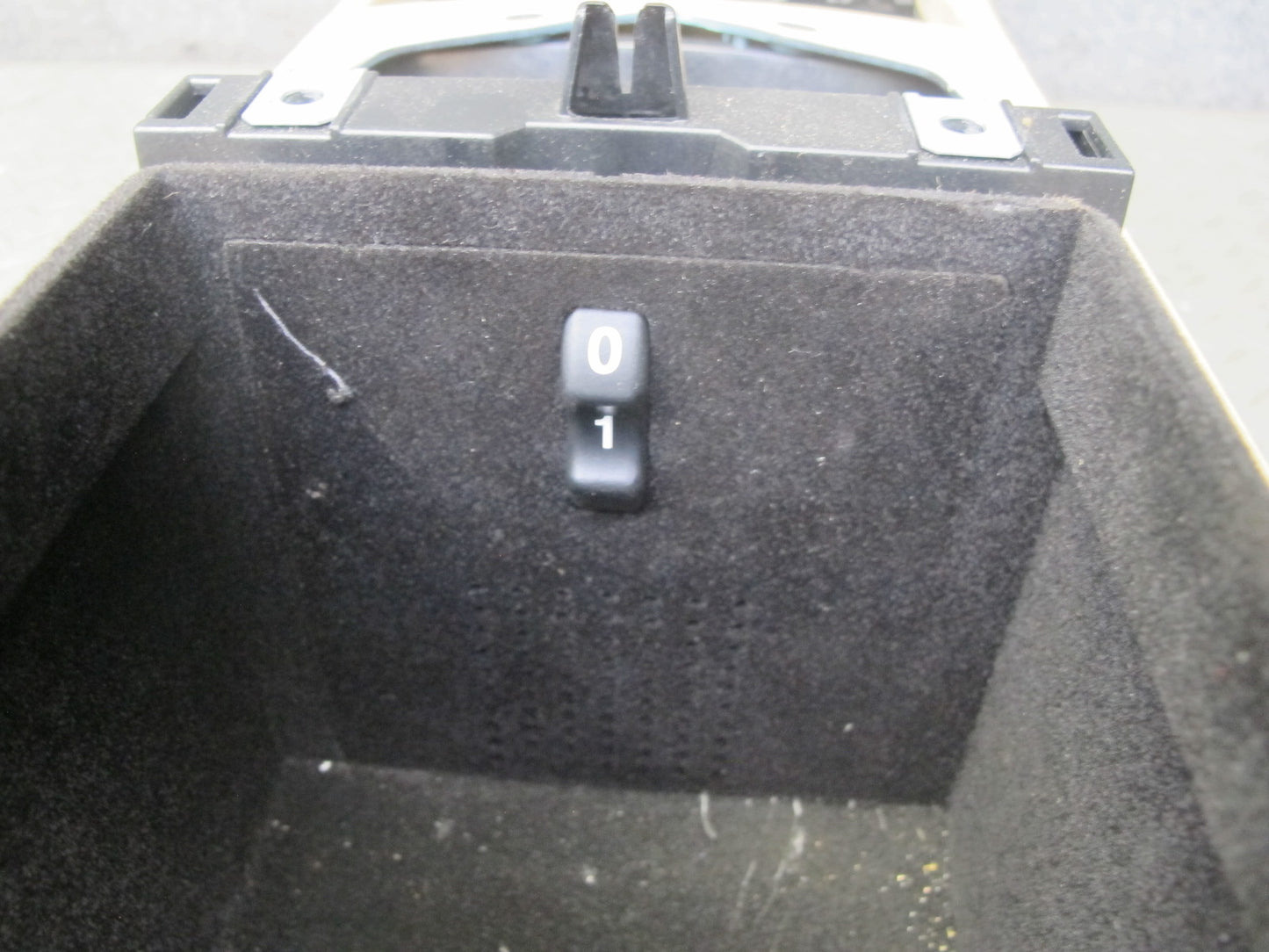 07-09 Mercedes W221 S-class Center Console Storage Compartment w Ash Tray OEM