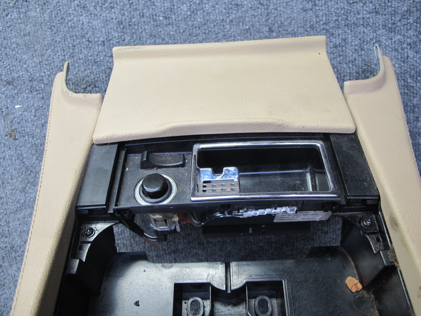 07-09 Mercedes W221 S-class Center Console Storage Compartment w Ash Tray OEM
