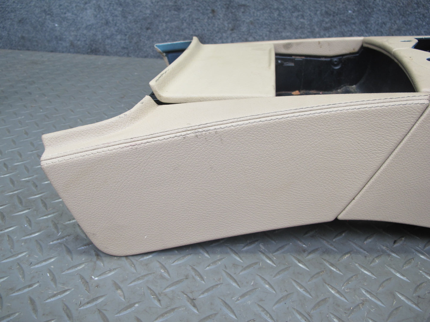 07-09 Mercedes W221 S-class Center Console Storage Compartment w Ash Tray OEM