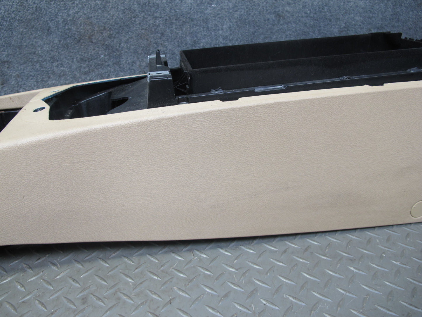 07-09 Mercedes W221 S-class Center Console Storage Compartment w Ash Tray OEM