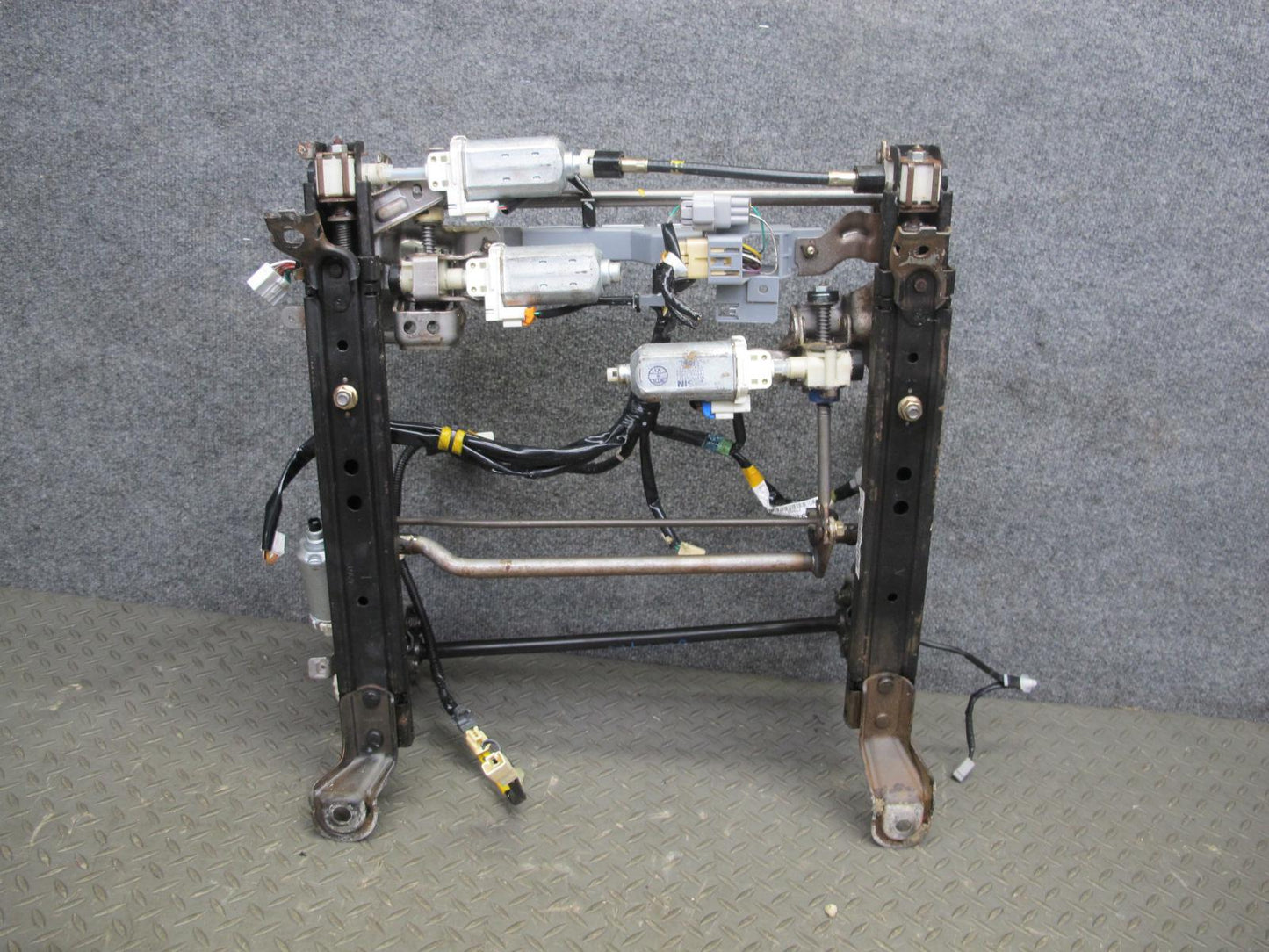 2003-2007 Lexus LX470 Front Right Passenger Side Lower Seat Track Frame W/ Motor