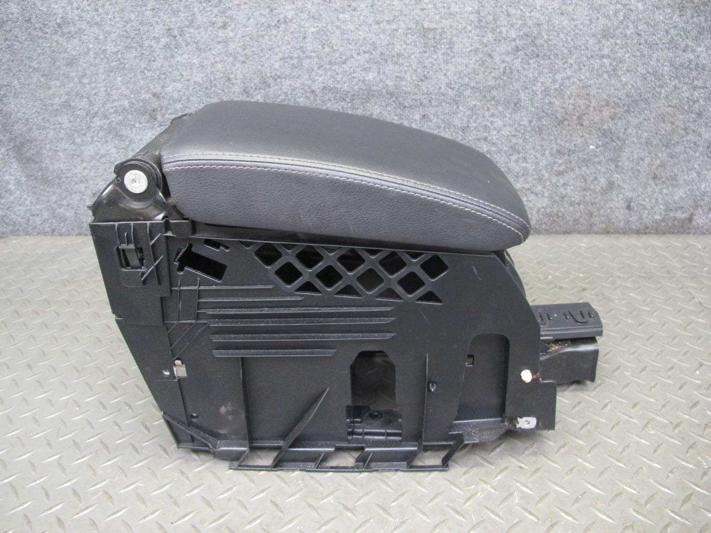 12-13 VW Golf R MK6 Front Center Console Armrest Lid w Support Leather Black OEM