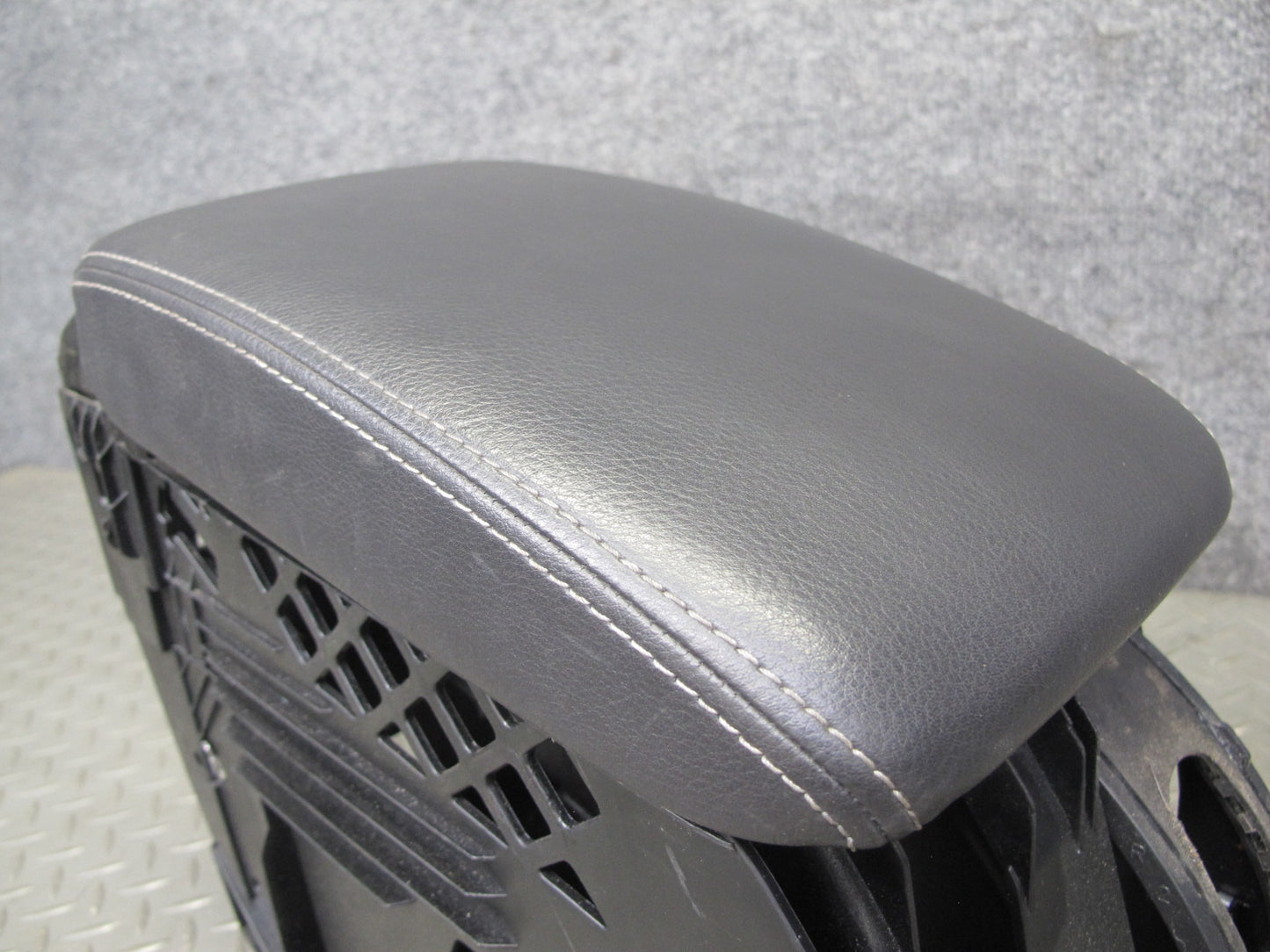 12-13 VW Golf R MK6 Front Center Console Armrest Lid w Support Leather Black OEM