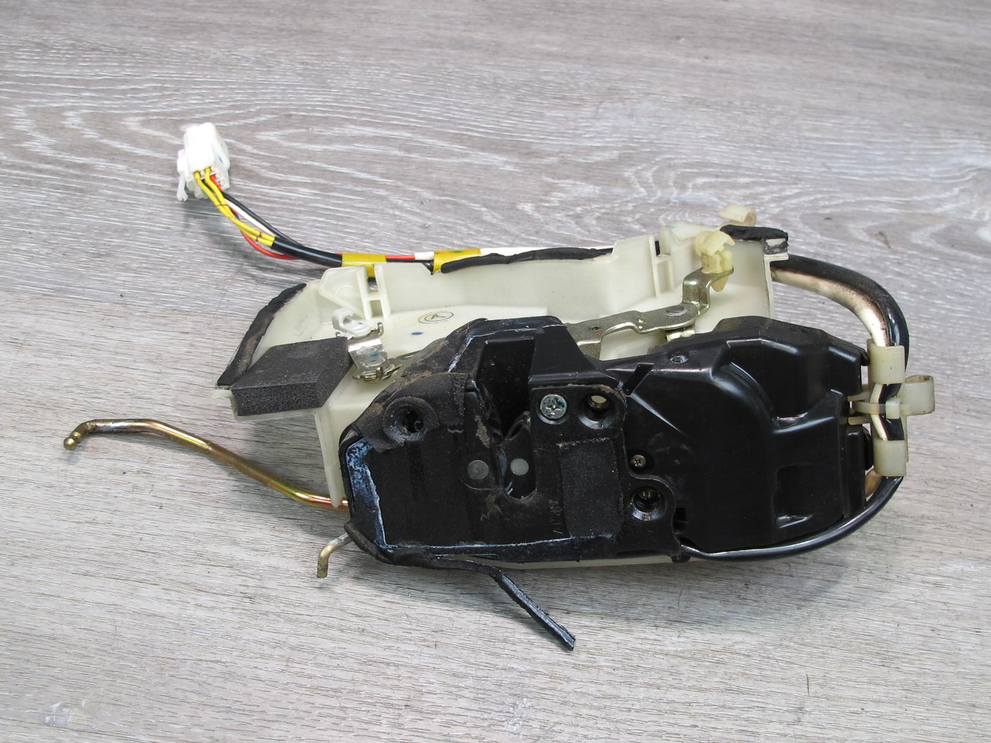 98-00 Lexus UCF20L LS400 Front Left Driver Door Lock Latch Actuator OEM
