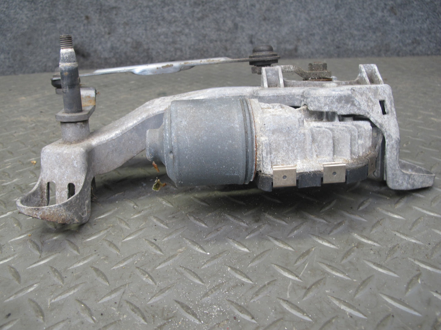 07-13 Mercedes W221 S-class Front Left Windshield Wiper Motor 2218201942 OEM