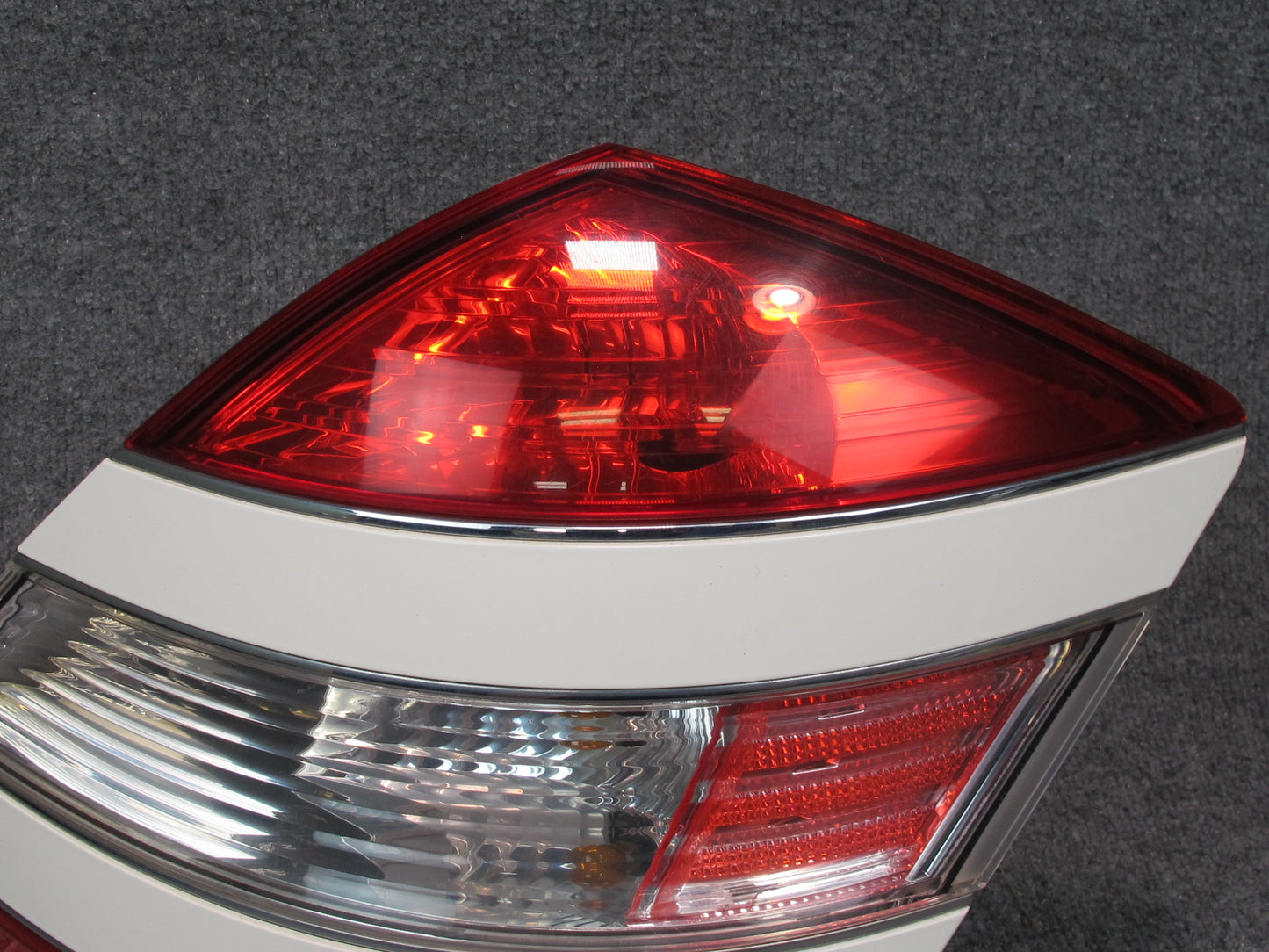07-09 Mercedes W221 S-class Rear Right Tail Light Lamp White 2218200464 OEM