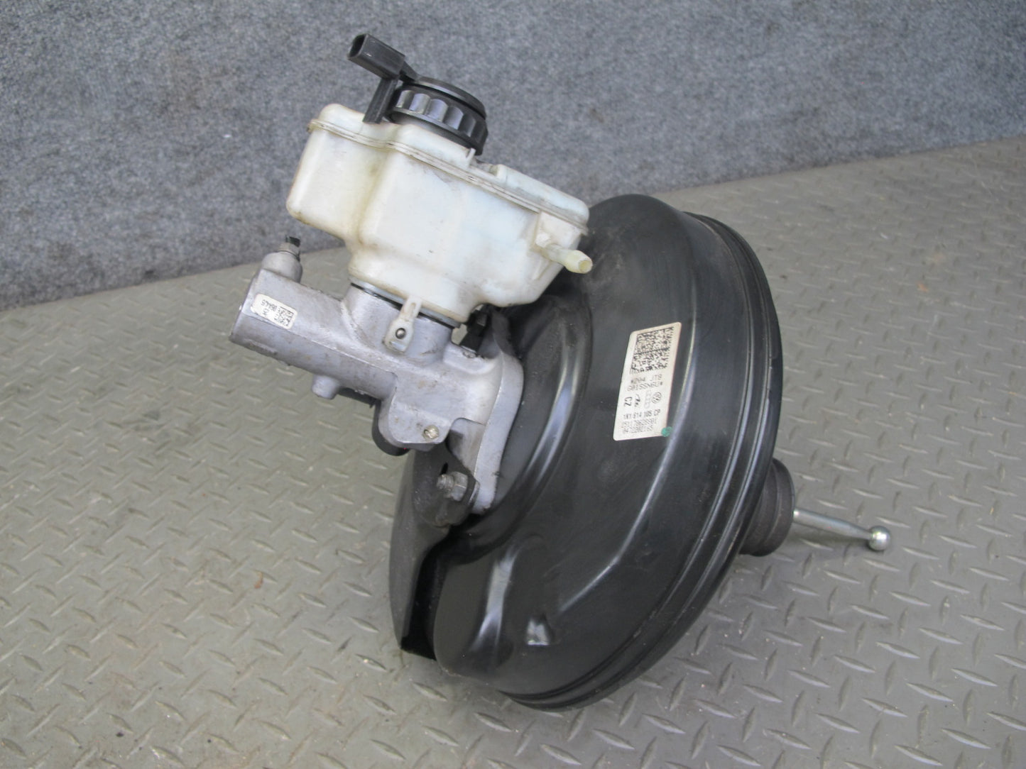 12-13 VW Golf R MK6 Brake Master Cylinder Booster Fluid Reservoir OEM