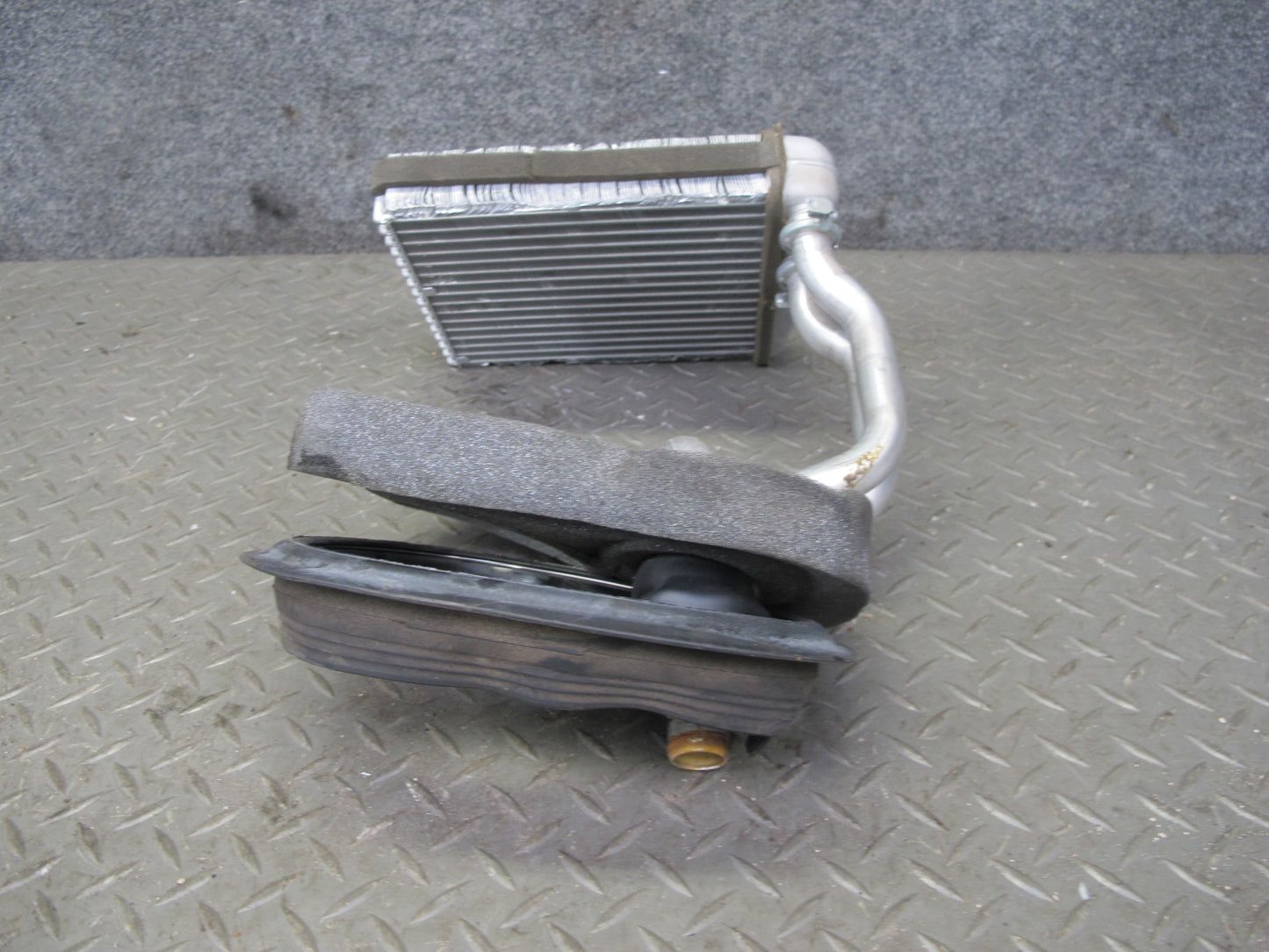 12-13 VW Golf EOS Tiguan Hvac Heater Core w Outlet Tube Pipe & Grommet OEM