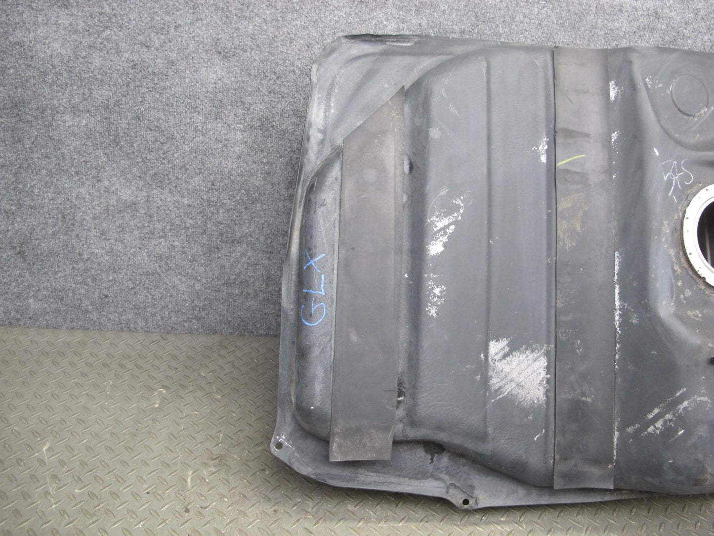 2003-2006 Lexus UZJ100L LX470 Fuel Tank Unit