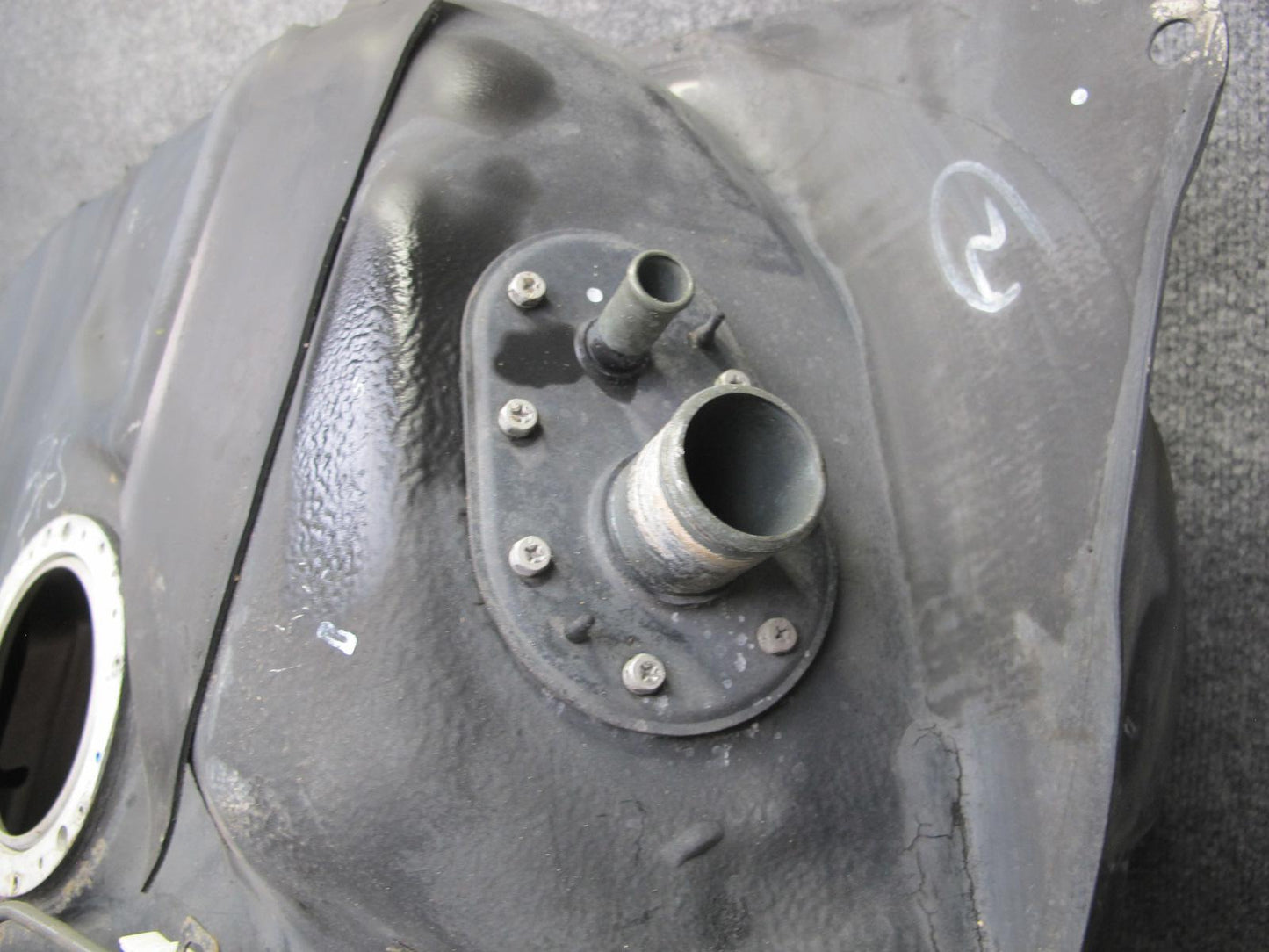 2003-2006 Lexus UZJ100L LX470 Fuel Tank Unit