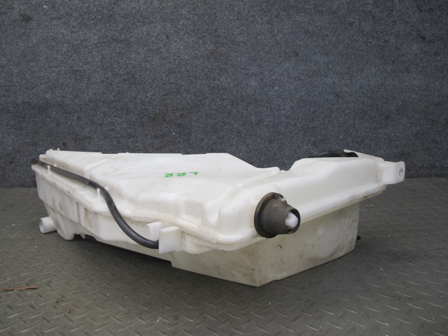 2013-2019 Land Range Rover L405 Windshield Washer Fluid Reservoir Tank w Pump