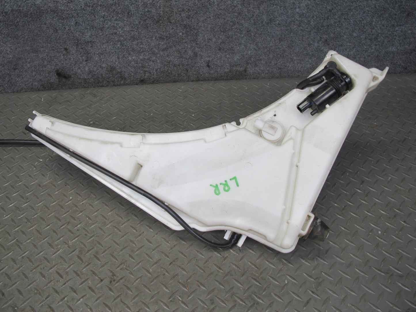 2013-2019 Land Range Rover L405 Windshield Washer Fluid Reservoir Tank w Pump