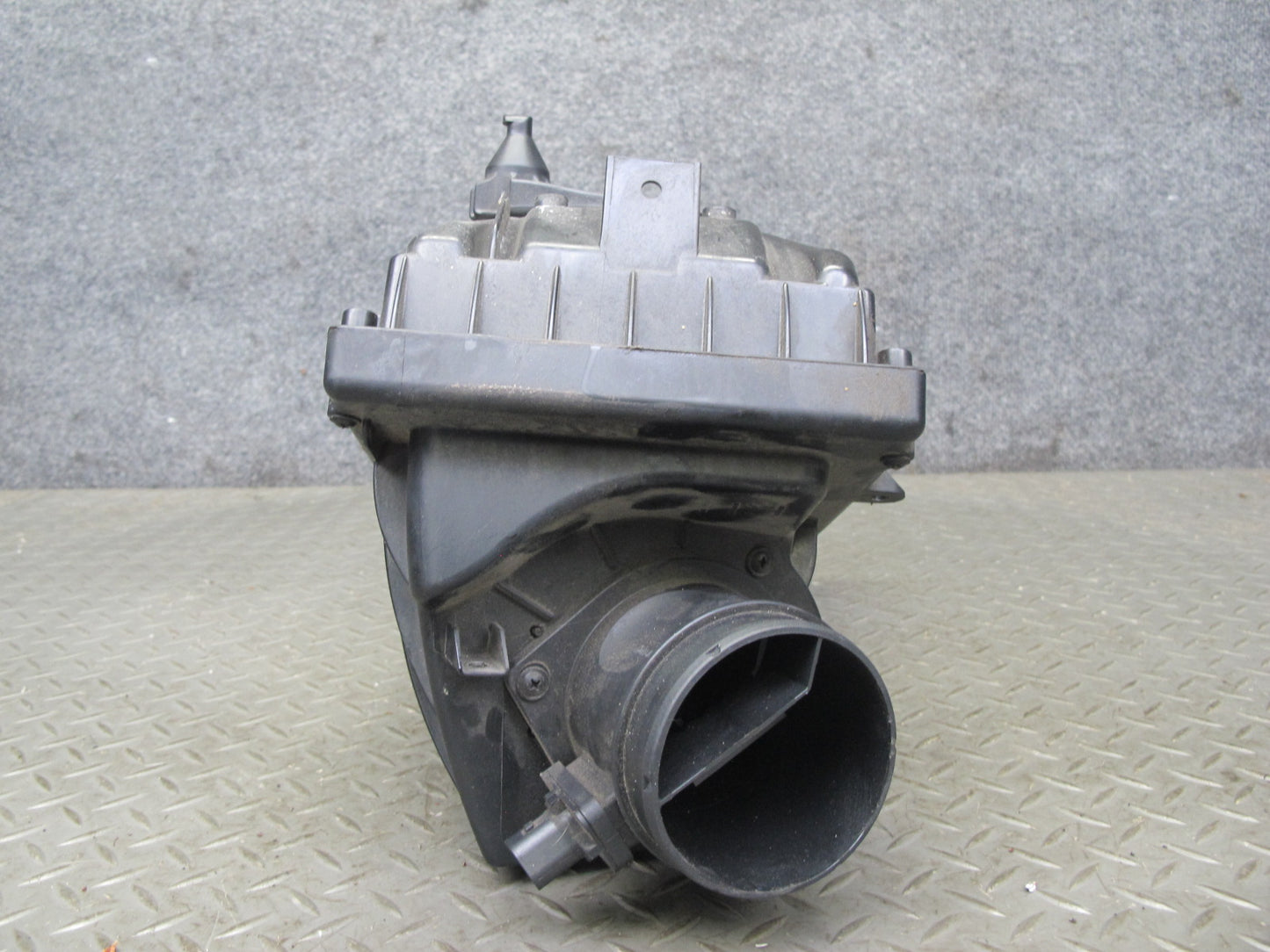 2013-2017 Range Rover L405 5.0L Supercharged Right Air Filter Box w Sensor