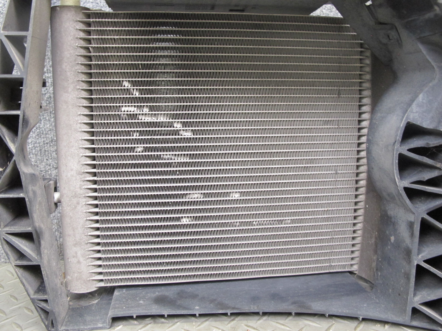 2013-2017 Range Rover L405 5.0L Right Auxiliary AUX Radiator Oil Cooler w Hose