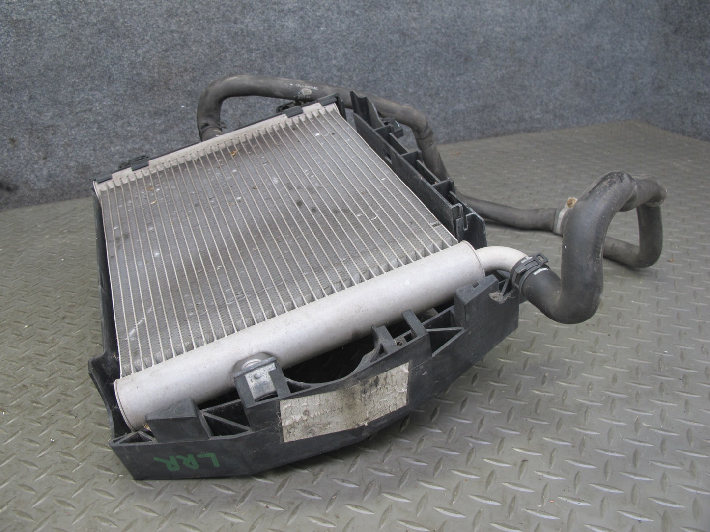 2013-2017 Range Rover L405 5.0L Right Auxiliary AUX Radiator Oil Cooler w Hose
