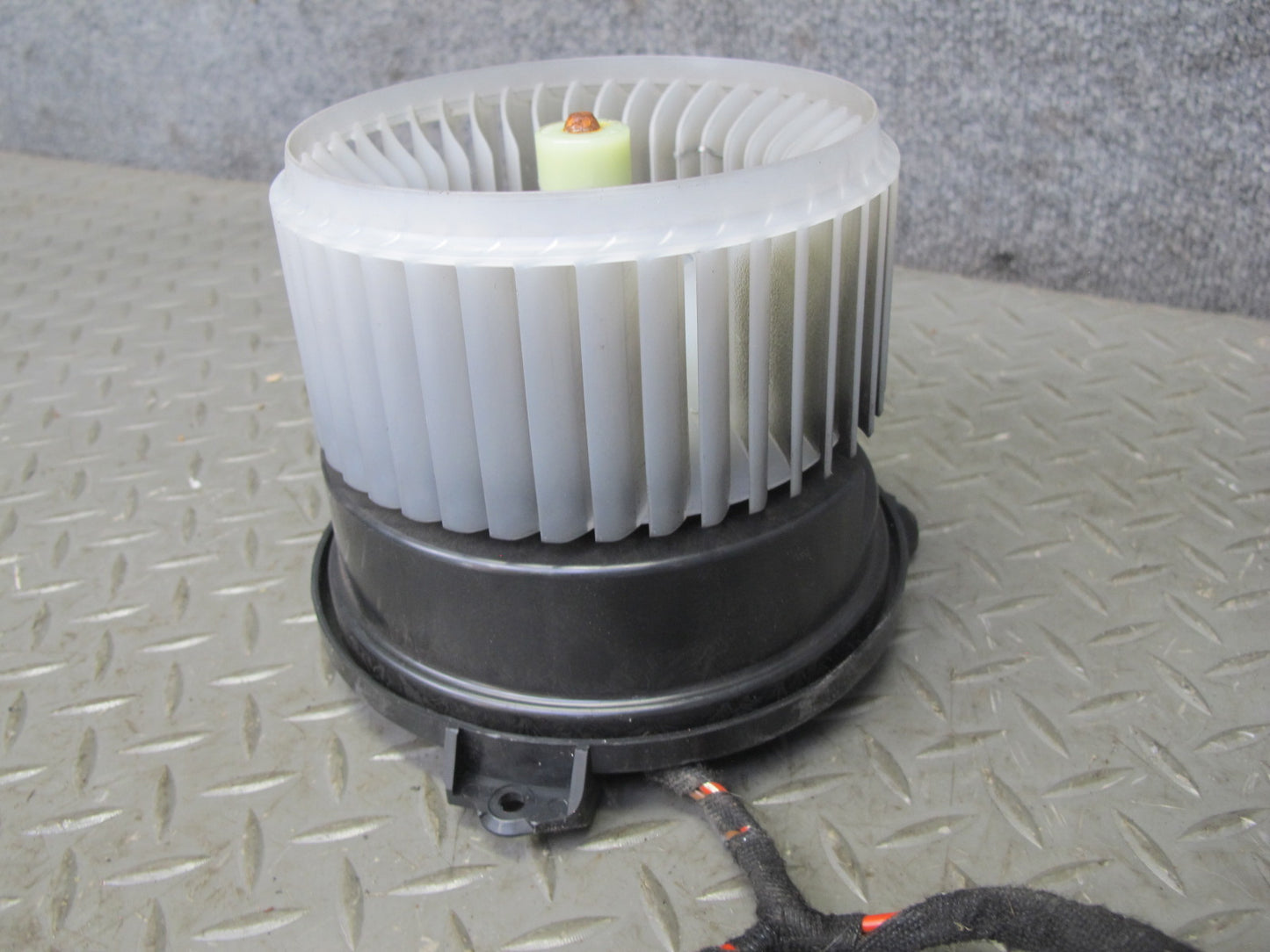 2013-2022 Land Range Rover L405 Rear A/C Heater Blower Motor Fan w Resistor