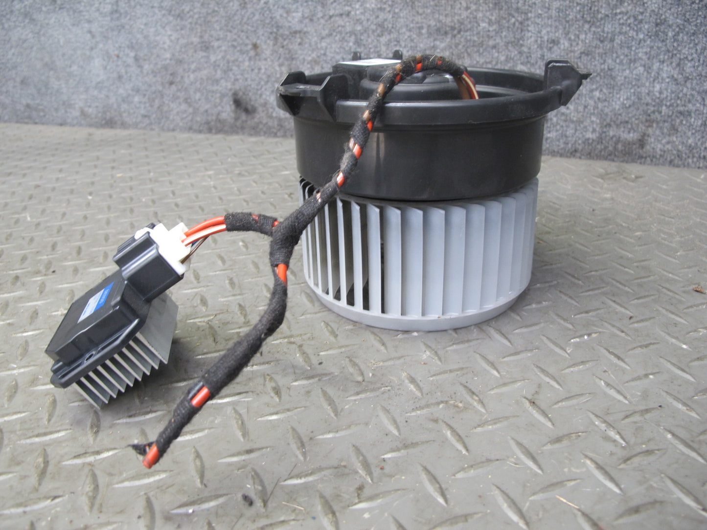 2013-2022 Land Range Rover L405 Rear A/C Heater Blower Motor Fan w Resistor