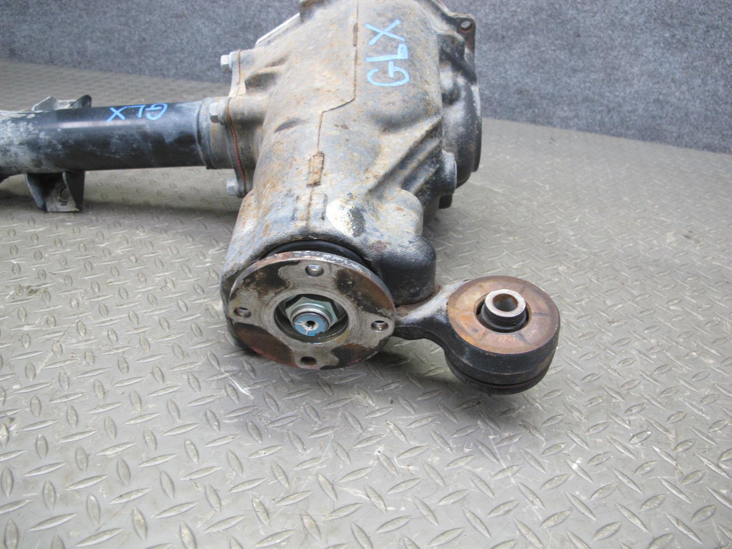 2003-2007 Lexus J100 LX470 4WD Front Differential Axle Carrier 4.10 Ratio