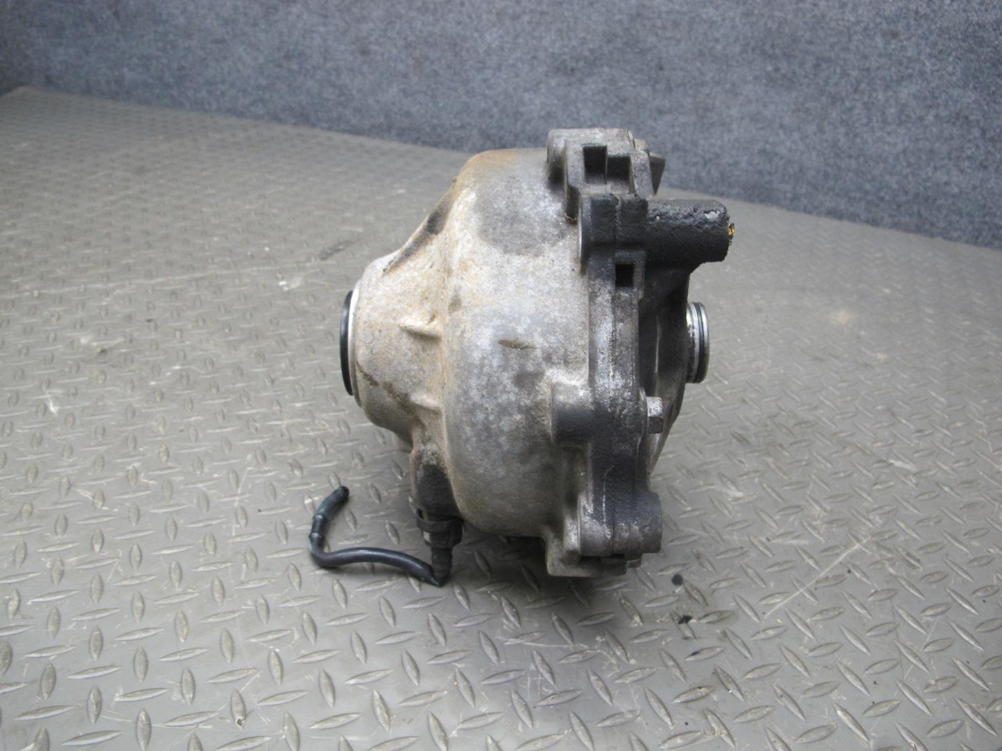 2008-2010 BMW X6 E71 E72 Front Axle Differential Carrier Gear Ratio 3.64
