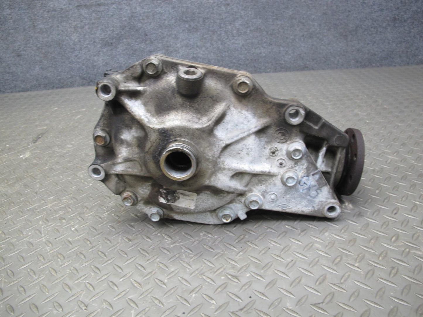 2008-2010 BMW X6 E71 E72 Front Axle Differential Carrier Gear Ratio 3.64