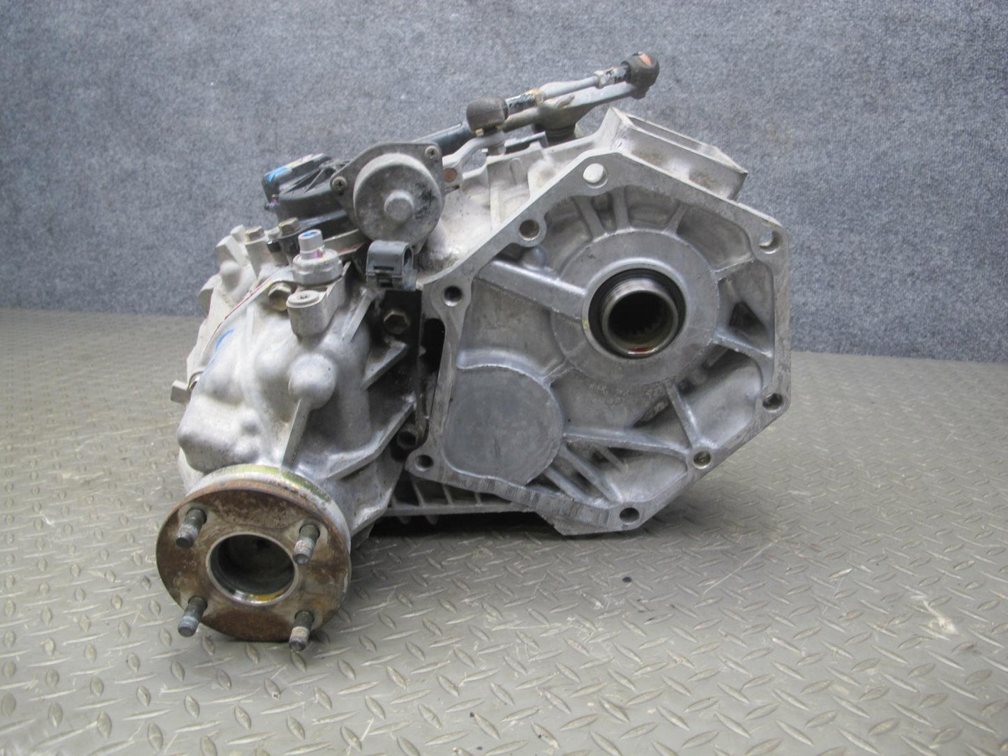 2003-2005 Lexus J100 LX470 Transmission Transfer Case Box W/ Motor Assembly