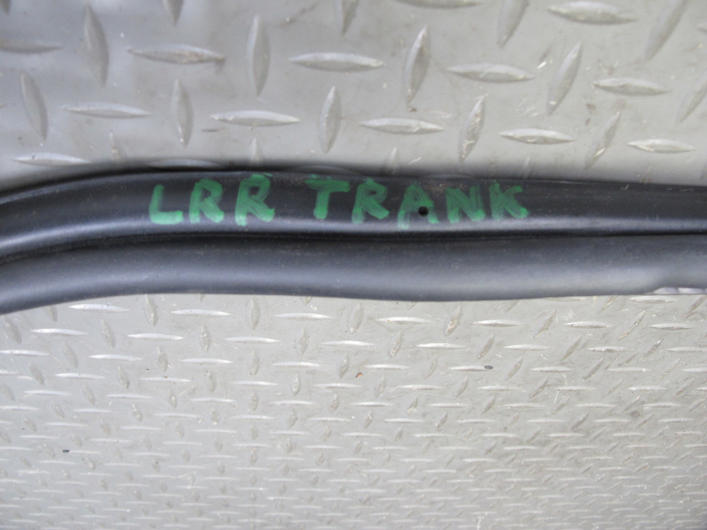 2013-2017 Land Range Rover L405 Rear Trunk Tailgate Weatherstrip Rubber Seal