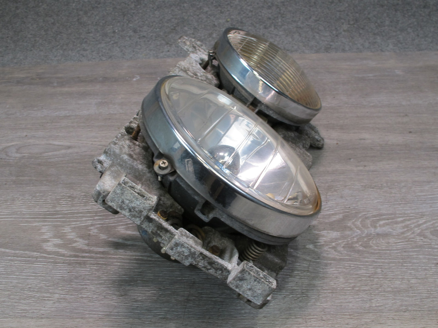 79-85 Mercedes W123 Front Right Halogen Headlight Lamp w Yellow Fog Light OEM