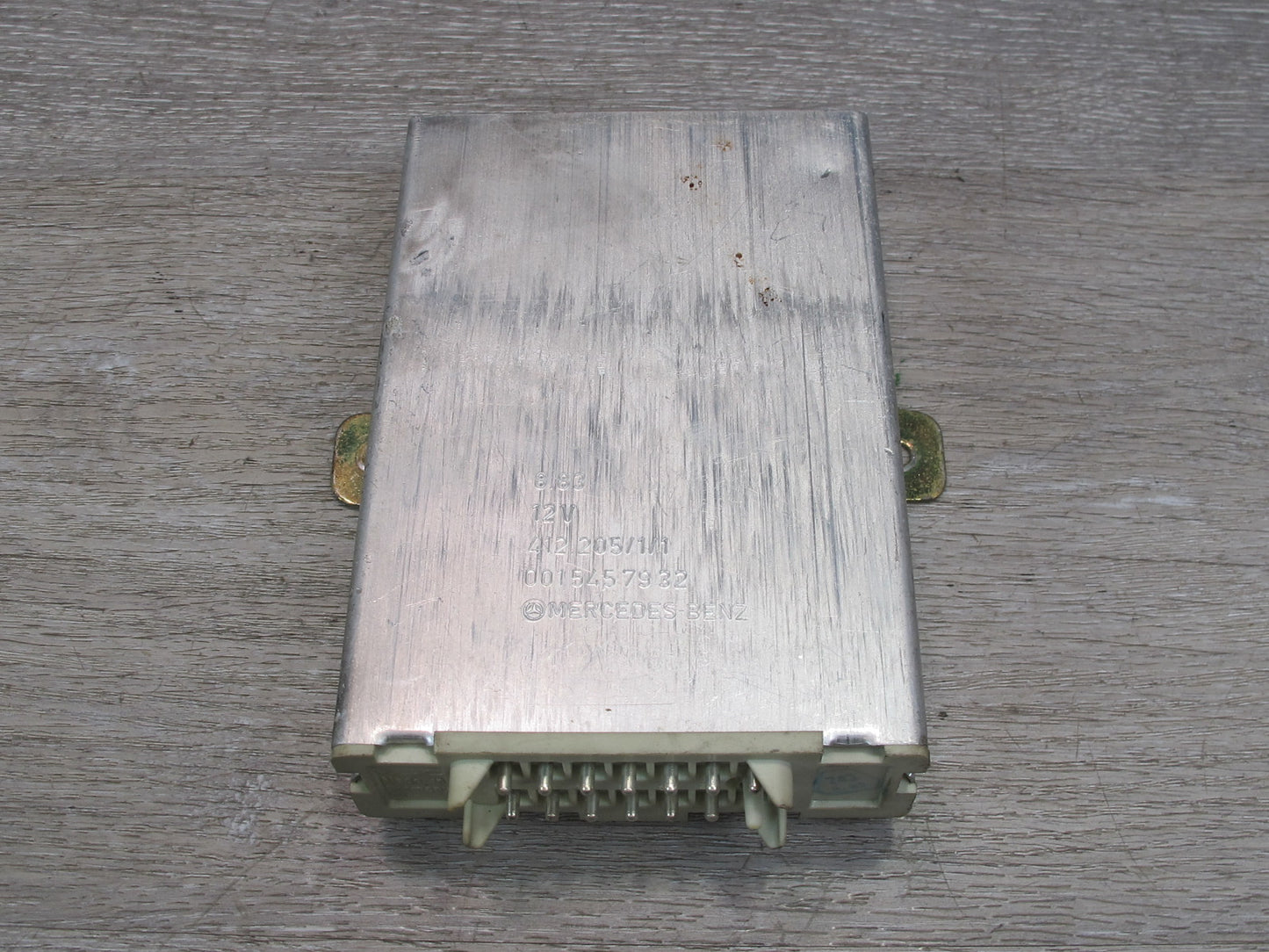 81-85 Mercedes W123 Cruise Control  Module 0015457932 OEM