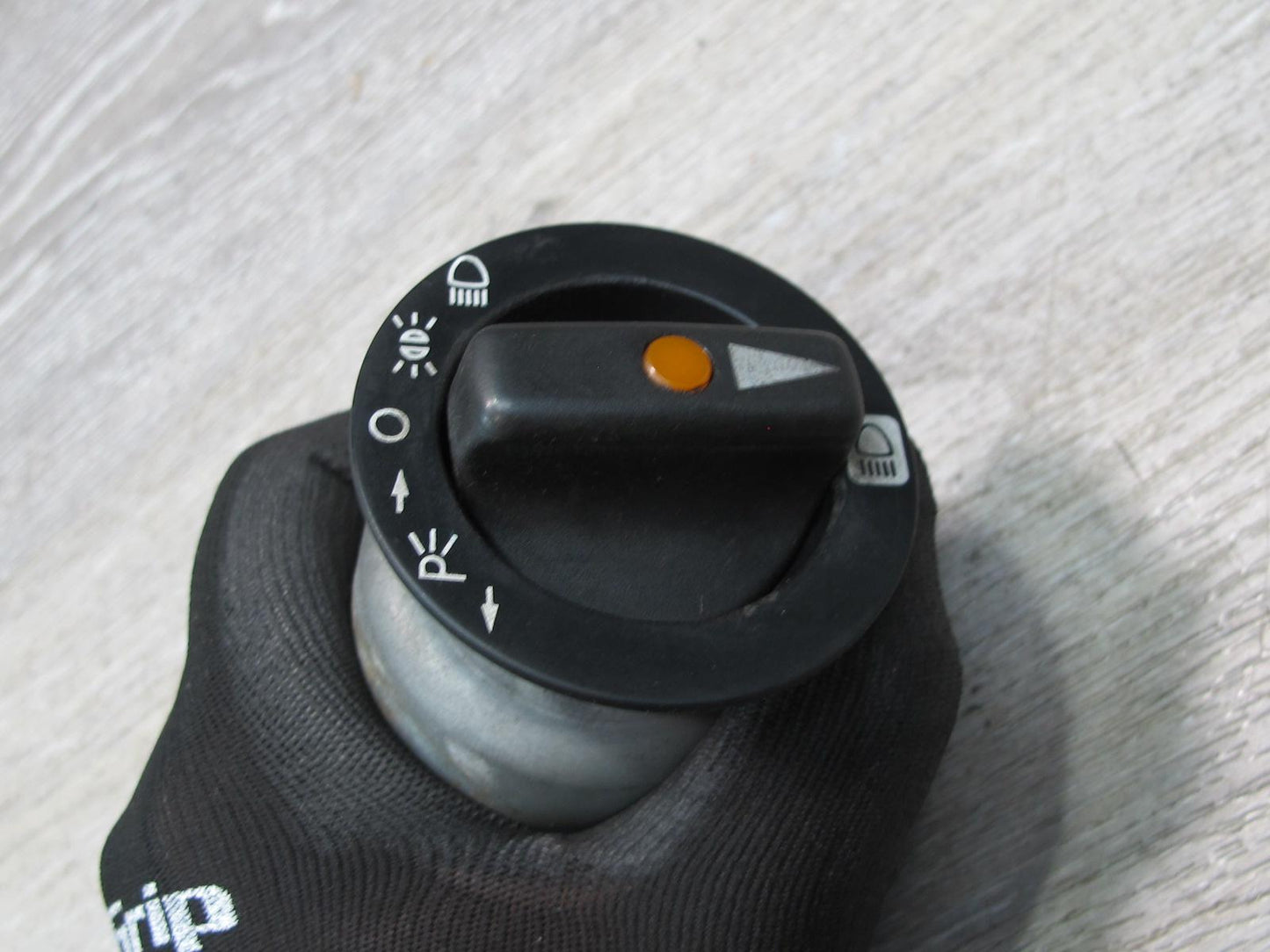 75-85 Mercedes W123 Headlight Lamp Knob Switch OEM