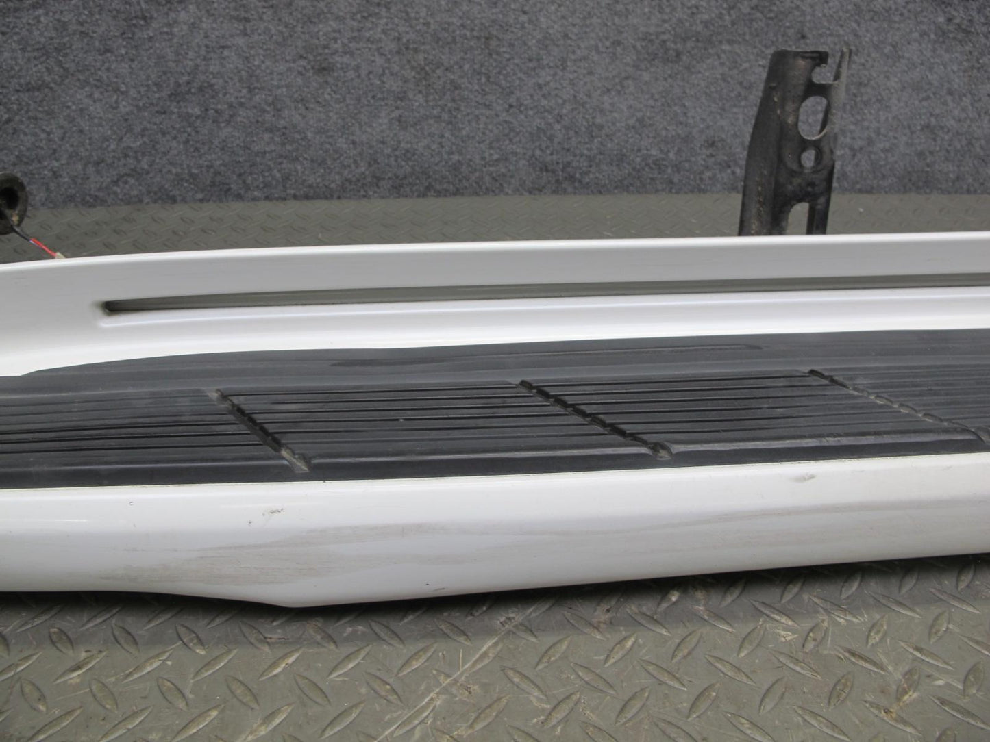 2003-2007 Lexus J100 LX470 Left Side Running Board Step Lower Plate Panel