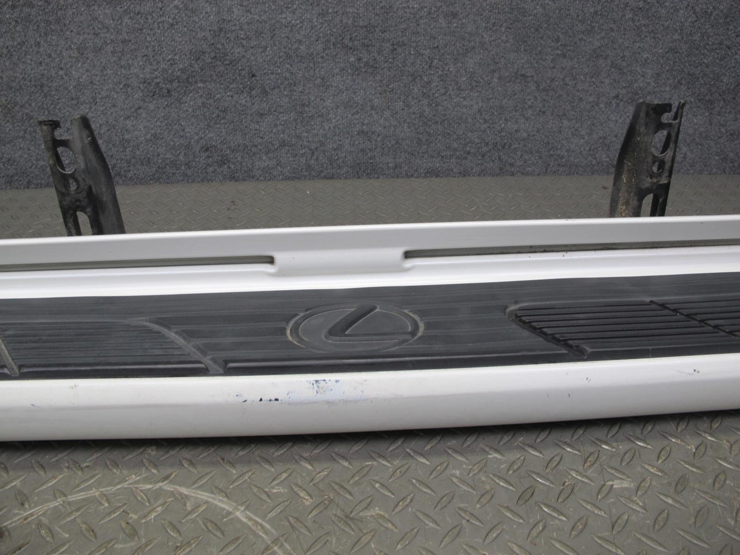 2003-2007 Lexus J100 LX470 Left Side Running Board Step Lower Plate Panel