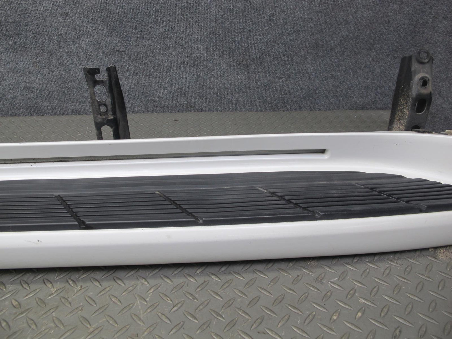 2003-2007 Lexus J100 LX470 Left Side Running Board Step Lower Plate Panel