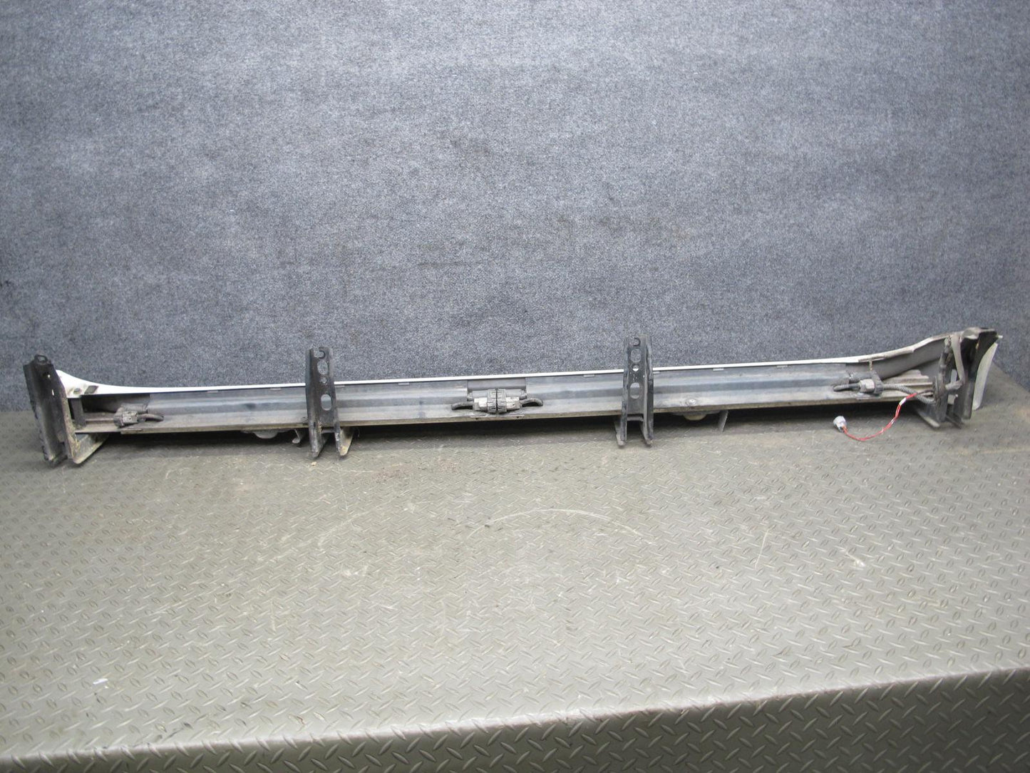 2003-2007 Lexus J100 LX470 Left Side Running Board Step Lower Plate Panel