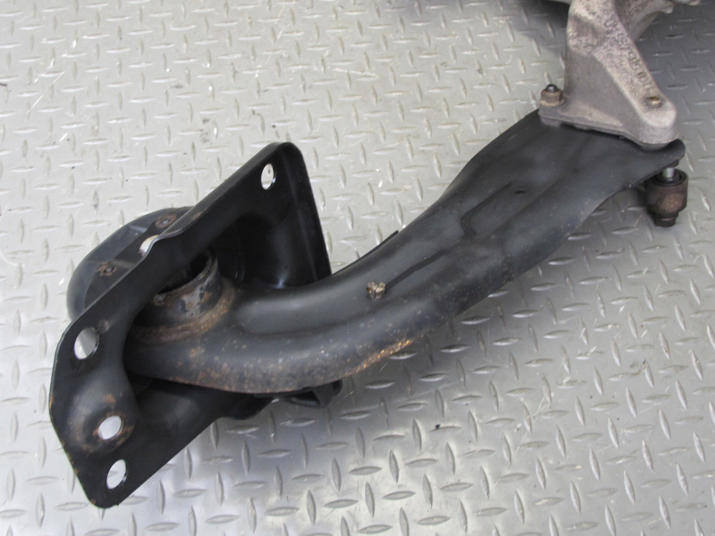 12-13 VW Golf R MK6 AWD Rear Left Spindle Knuckle Wheel Hub w Trailing Arm OEM
