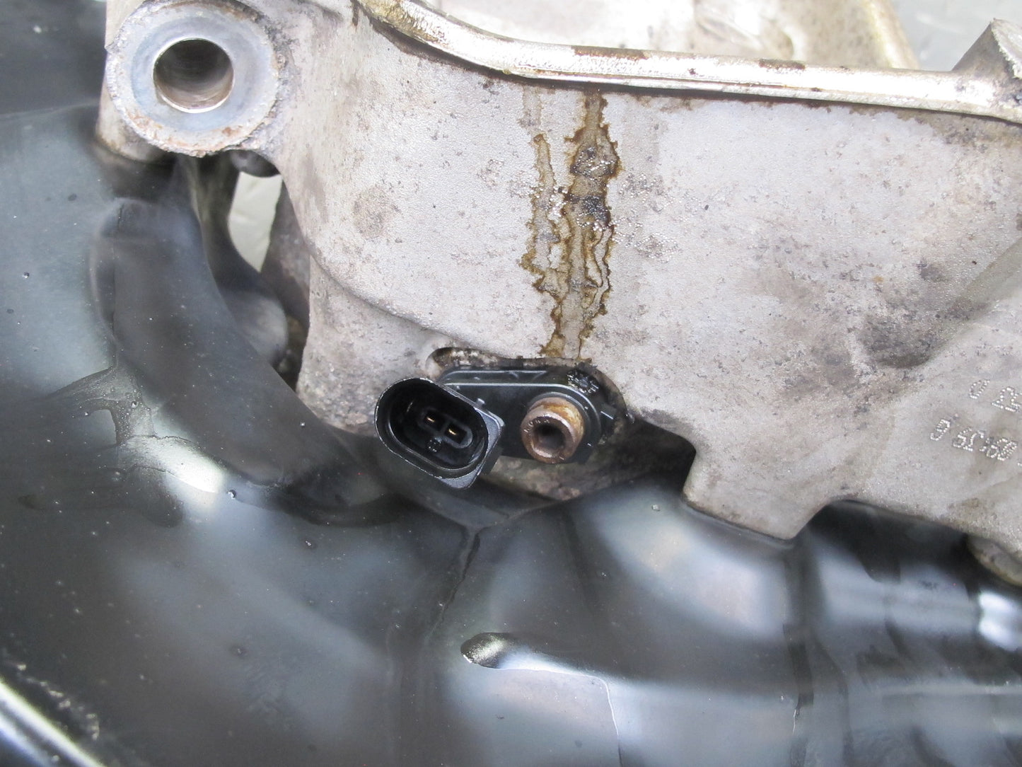 12-13 VW Golf R MK6 AWD Rear Left Spindle Knuckle Wheel Hub w Trailing Arm OEM