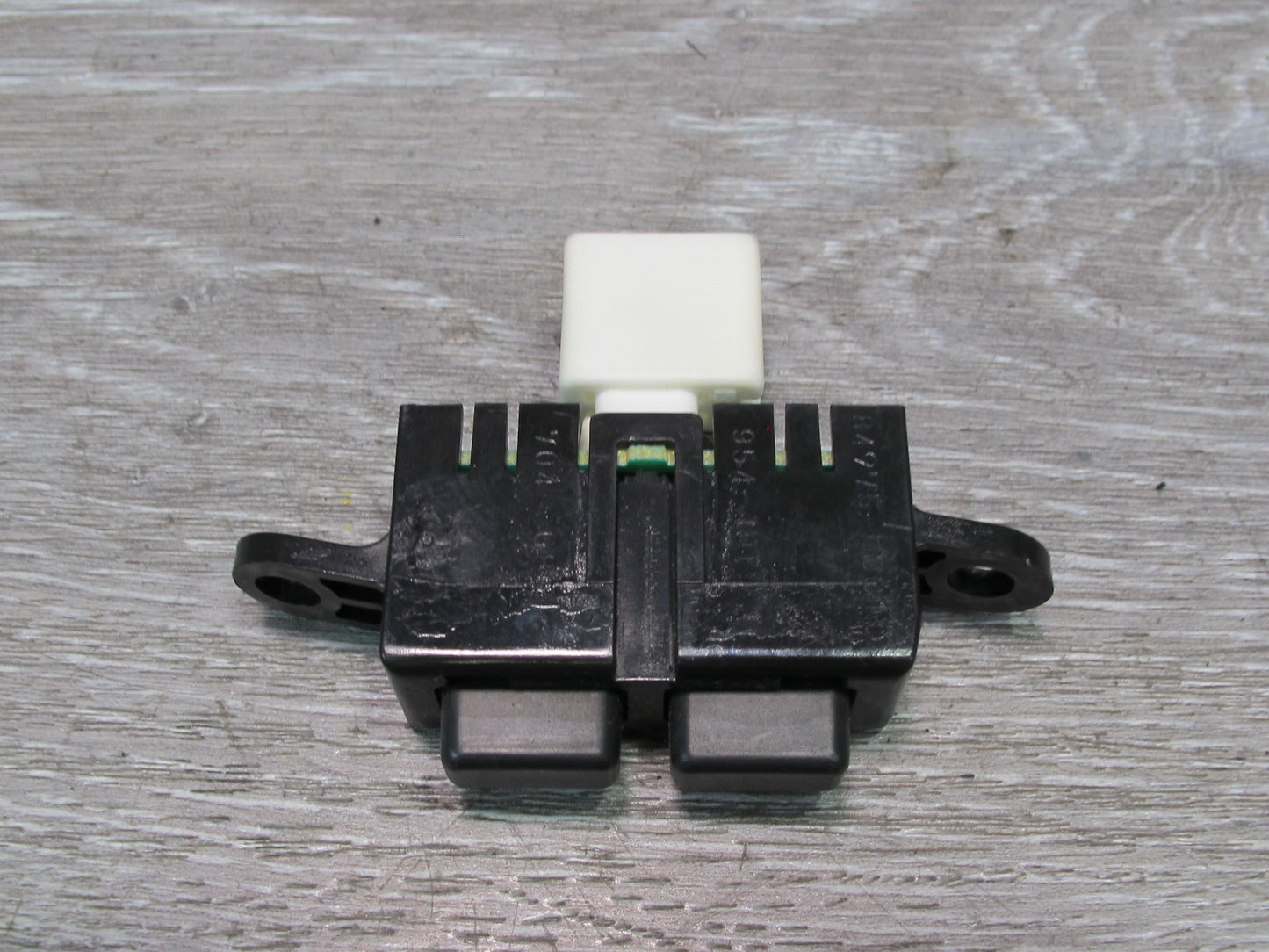 95-00 Lexus LS400 UCF20L Dash Odometer ODO Trip Reset Switch 84975-50010 OEM