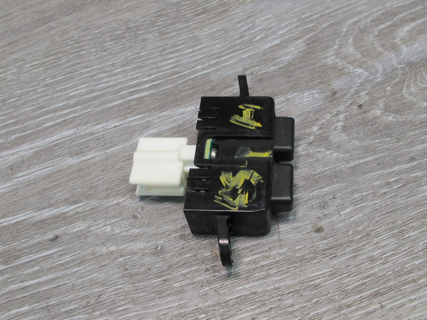 95-00 Lexus LS400 UCF20L Dash Odometer ODO Trip Reset Switch 84975-50010 OEM
