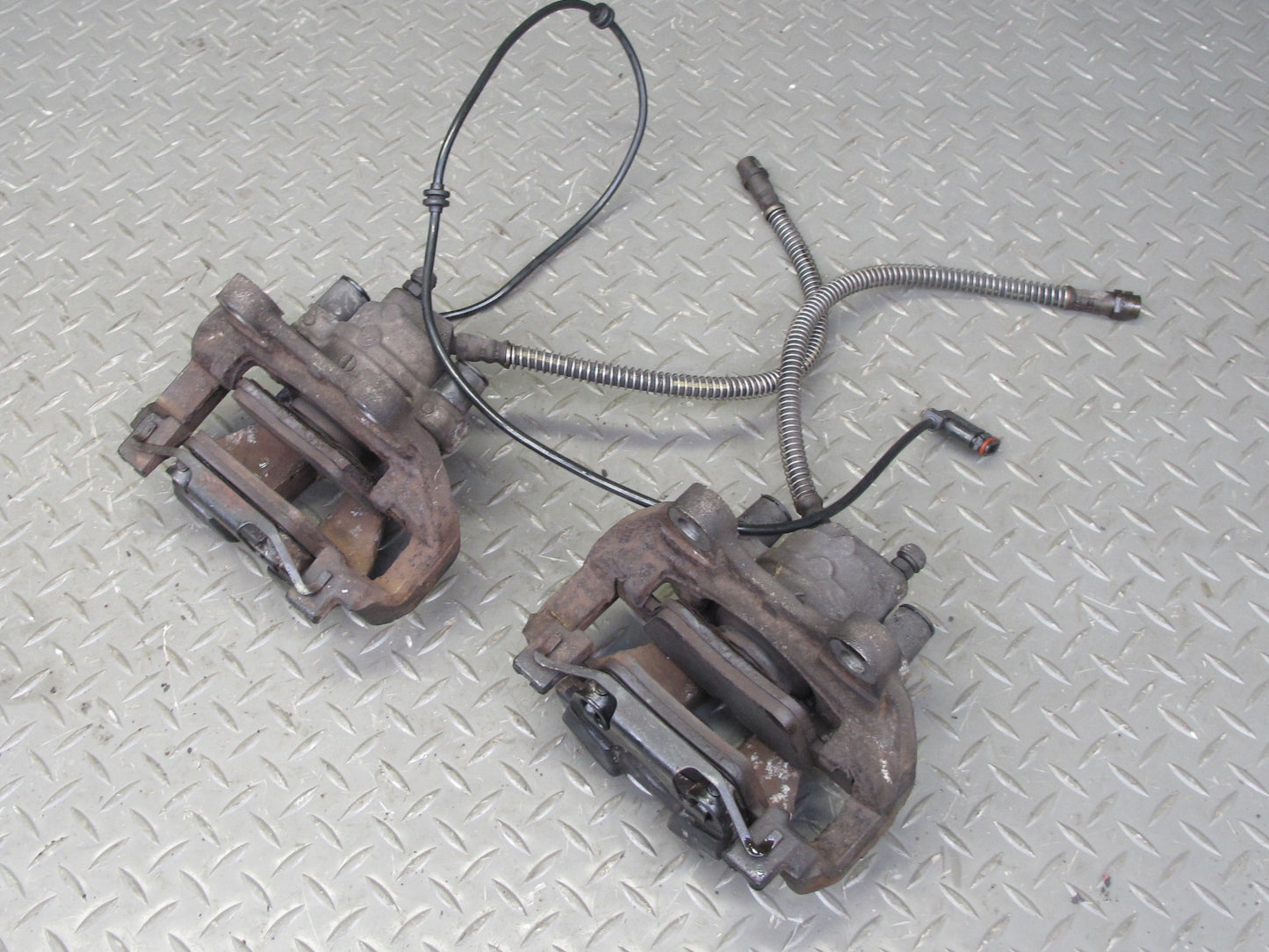 07-13 Mercedes W221 S550 AWD Set of 2 Rear Left & Right Brake Caliper OEM
