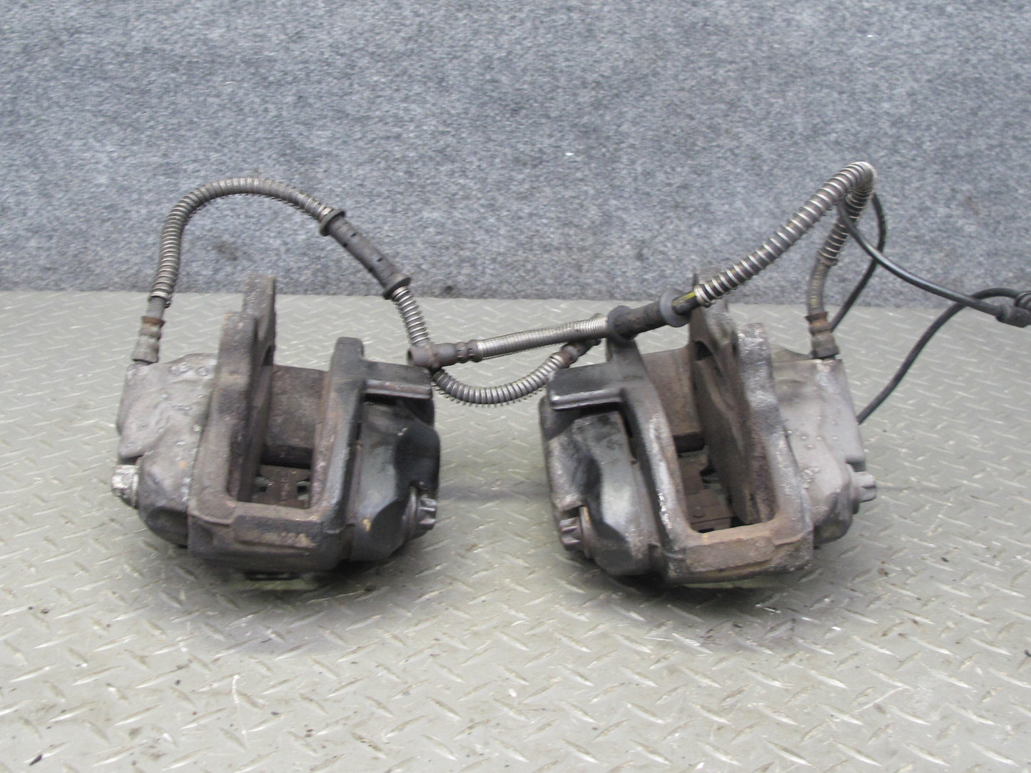 07-13 Mercedes W221 S550 AWD Set of 2 Front Left Right Brembo Brake Caliper OEM