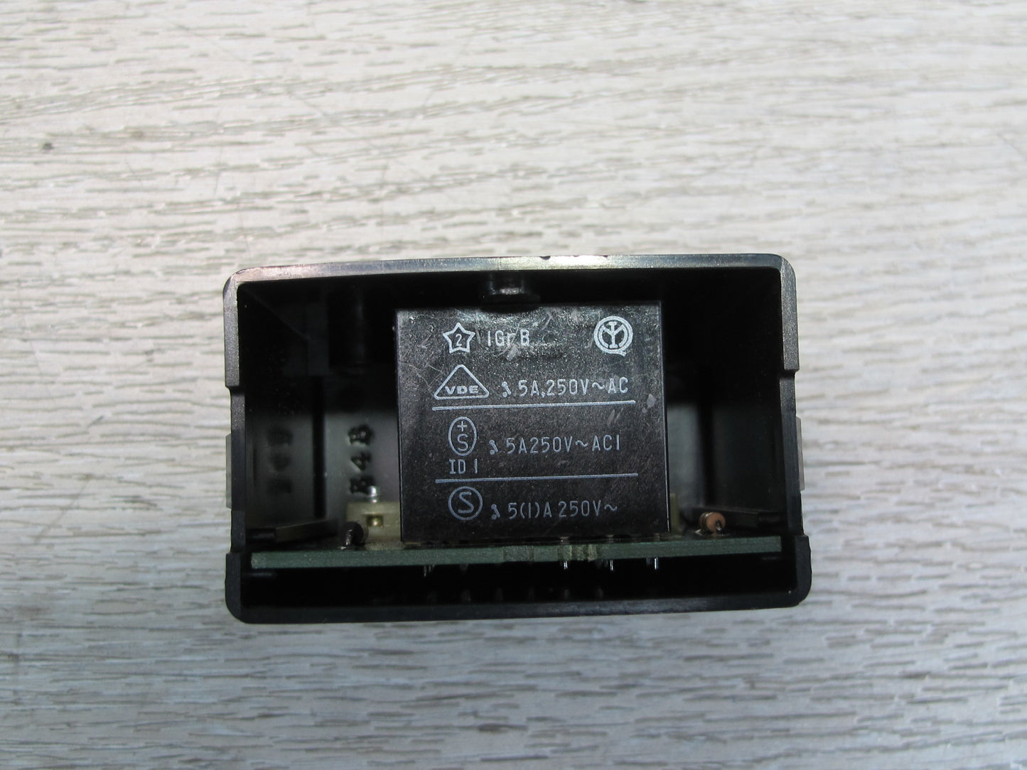 98-00 Lexus UCF20L LS400 Speaker Relay Control Module Unit OEM